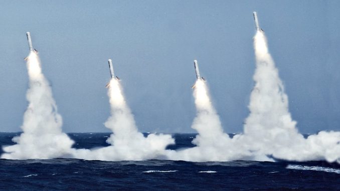 عملية إطلاق صواريخ "توماهوك" الأميركية من البحر