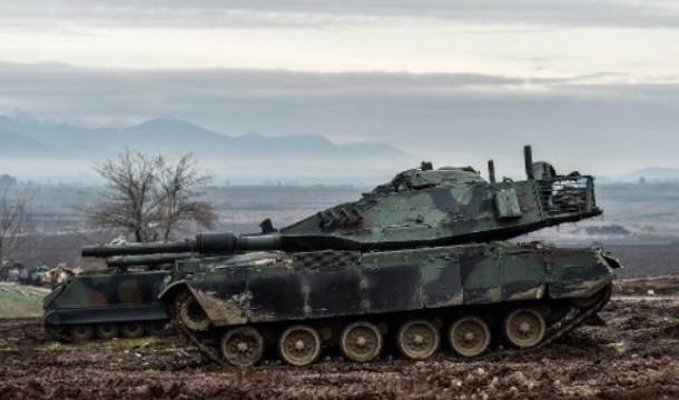 دبابة تركية تشارك في عملية غصن الزيتون في 23 كانون الثاني/ يناير (فرانس برس)