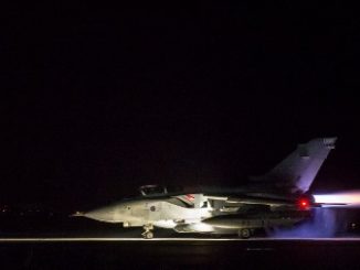 مقاتلة تورنادو تابعة لسلاح الجو الملكي البريطاني عند إنطلاقها من قبرص في 14 نيسان/ أبريل للمشاركة في الضربات الجوية في سوريا ( فرانس برس).