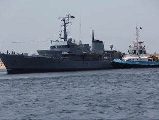 لحظة وصول سفينة "الكرامة" (Al-Karama) الليبية إلى ميناء بنغازي في 17 أيار/مايو الجاري (موقع تويتر Oded Berkowitz)