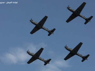 أربع طائرات سوبر توكانو تحلّق فوق قاعدة حامات الجوية اللبنانية بعد حفل التسلّم الذي أقيم في 12 حزيران/يونيو 2018 (قيادة الجيش اللبناني)