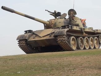 دبابة للقوات المسلّحة العراقية على الحدود مع سوريا