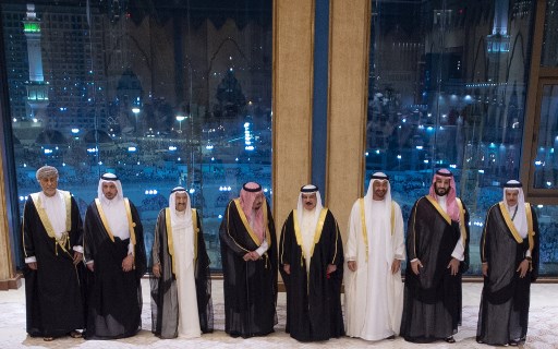 صورة أصدرها القصر الملكي السعودي في 30 أيار/مايو 2019 تُظهر قادة دول مجلس التعاون الخليجي في مكّة المكرّمة خلال القمة الطارئة للدول الخليجية (AFP) القمة الطارئة