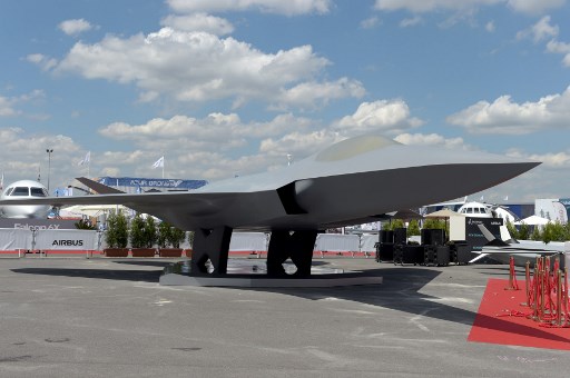 النموذج الكامل لنظام SCAF على العرض الثابت لشركة Dassault Aviation في اليوم الأول من معرض باريس الدولي الثالث والخمسين في 17 يونيو 2019 على مطار لو بورجيه بالقرب من باريس (AFP) باريس للطيران