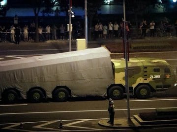 صاروخ DF-17 الباليستي الصيني القادر على حمل رأس فرط صوتية صاروخ DF-17 الباليستي