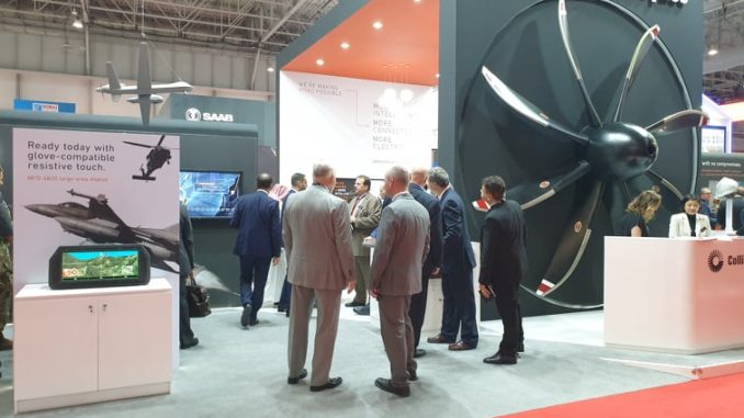 منصة عرض شركة Collins Aerospace خلال معرض دبي للطيران 2019 (الأمن والدفاع العربي- صورة خاصة) منصة عرض شركة Collins Aerospace خلال معرض دبي للطيران 2019 (الأمن والدفاع العربي- صورة خاصة)