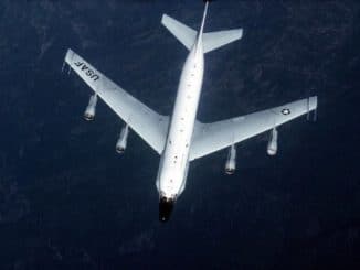طائرة RC-135