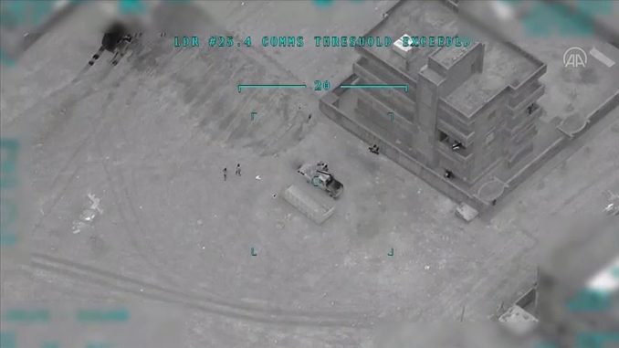 مشاهد جديدة لنجاح طائرات مسيرة تابعة لها في تدمير مواقع للنظام السوري في محافظة إدلب وريف حلب (وكالة الأناضول) النظام السوري