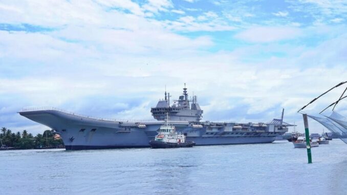 حاملة الطائرات الهندية "فيكرانت" التي تم إطلاقها إلى البحر في 4 آب 2021 (Credits to Cochin Shipyard) البحرية الهندية
