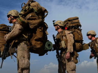 جنود اميركيون يغادرون افغانستان