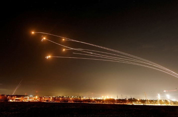 ما هو درع الدفاع الجوي لإسرائيل الذي أسقط الصواريخ والمسيرات؟