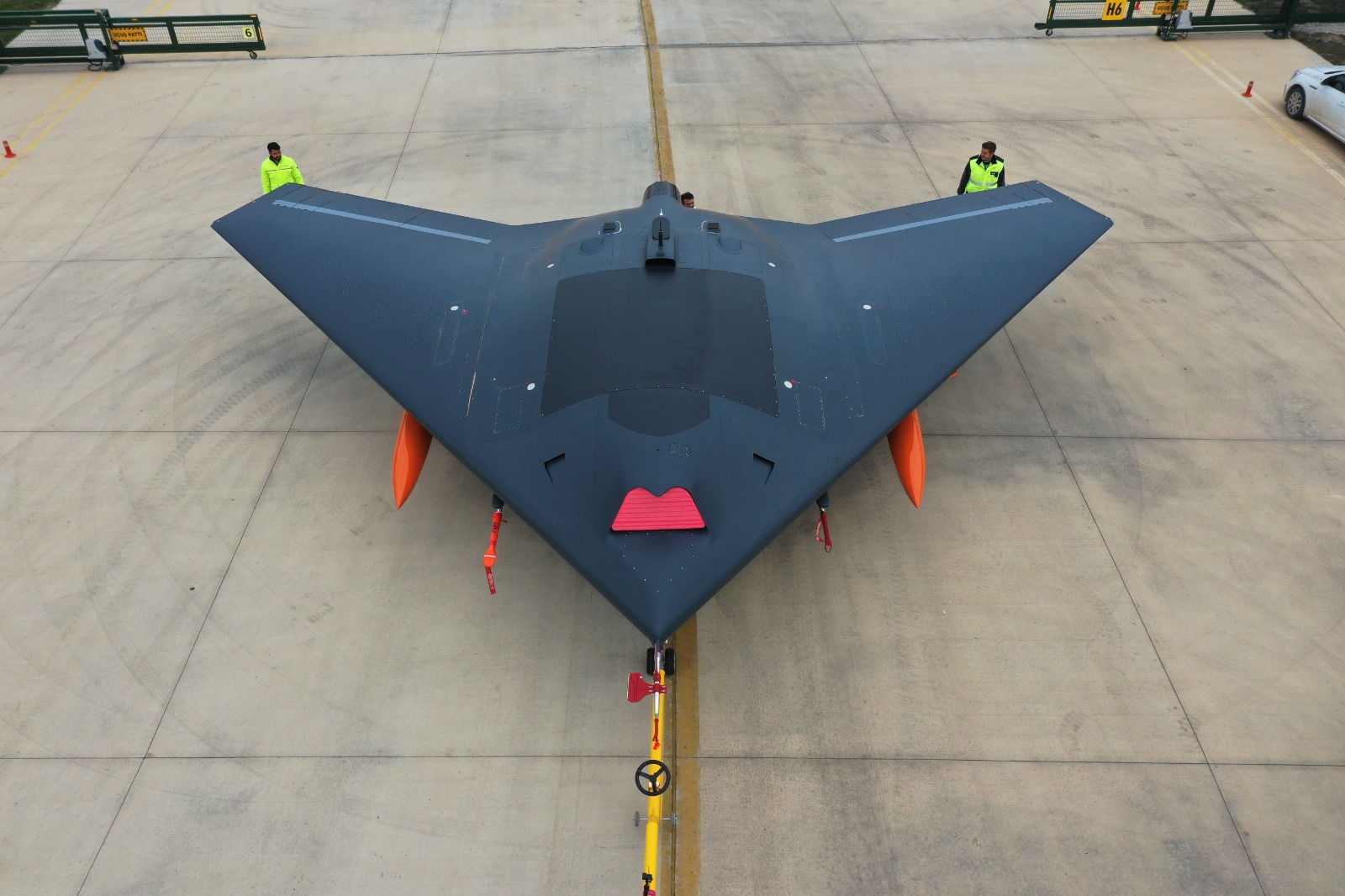 شبيهة لقاذفة “B-2” الأميركية.. تركيا تكشف عن طائرتها الشبحية بدون طيار “أنكا-3”