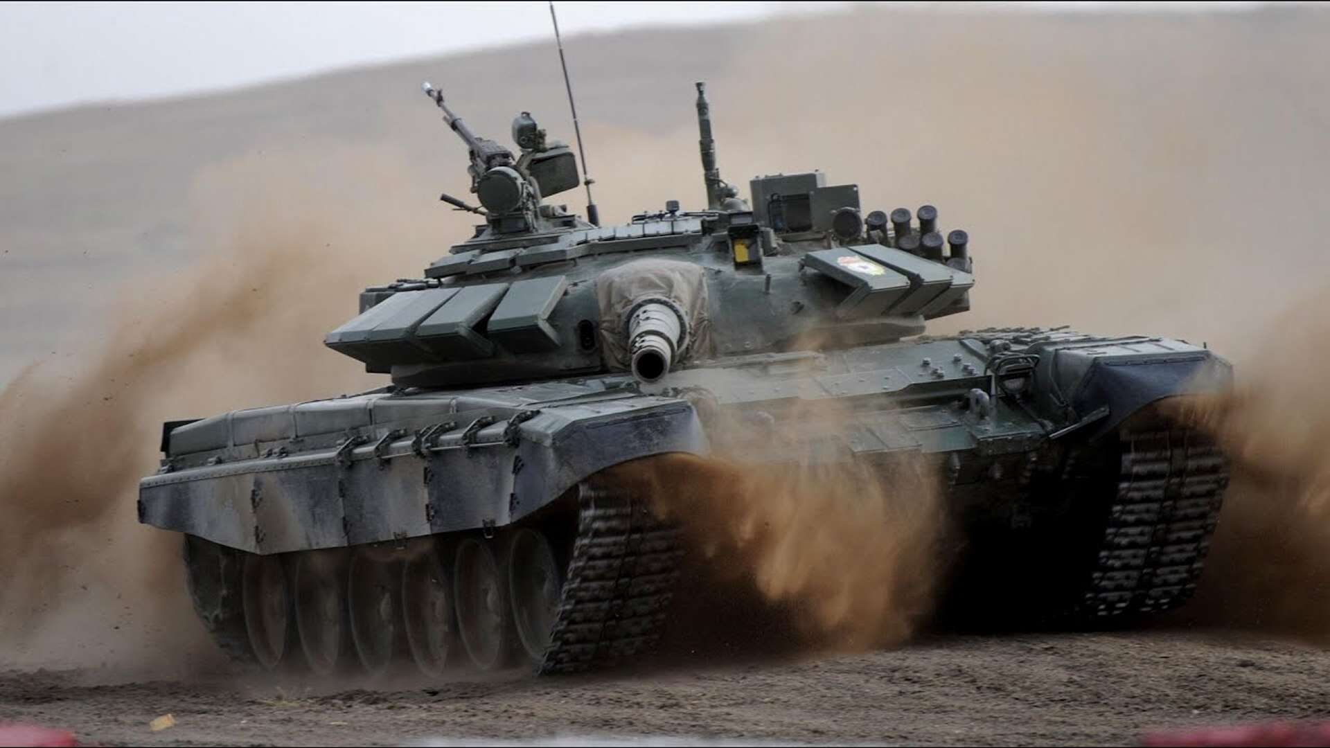 الجيش الروسي يكشف للمرة الأولى عن نسخة غير مأهولة من دبابة “T-72”