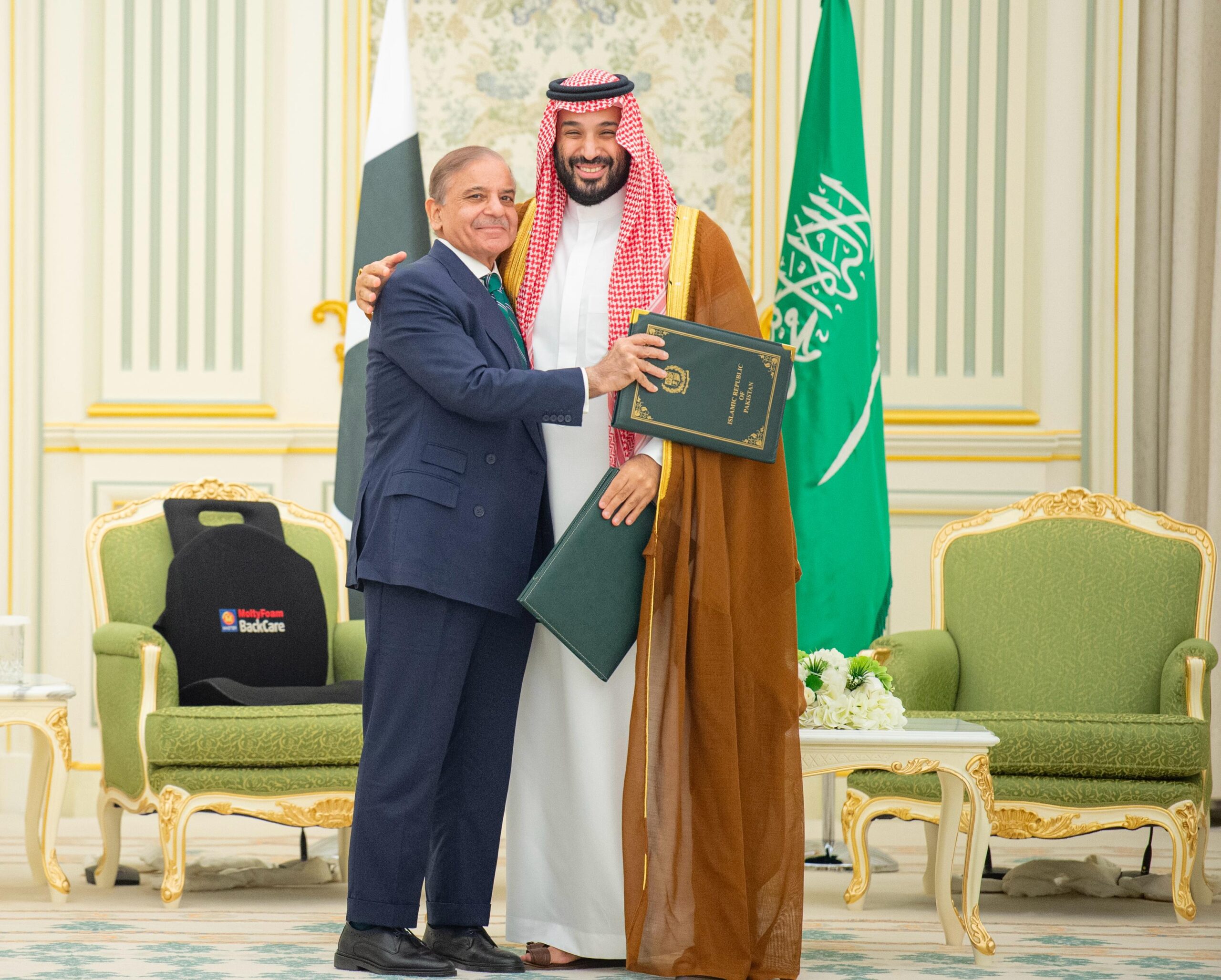 السعودية وباكستان تبرمان اتفاقية الدفاع الاستراتيجي المشترك في الرياض