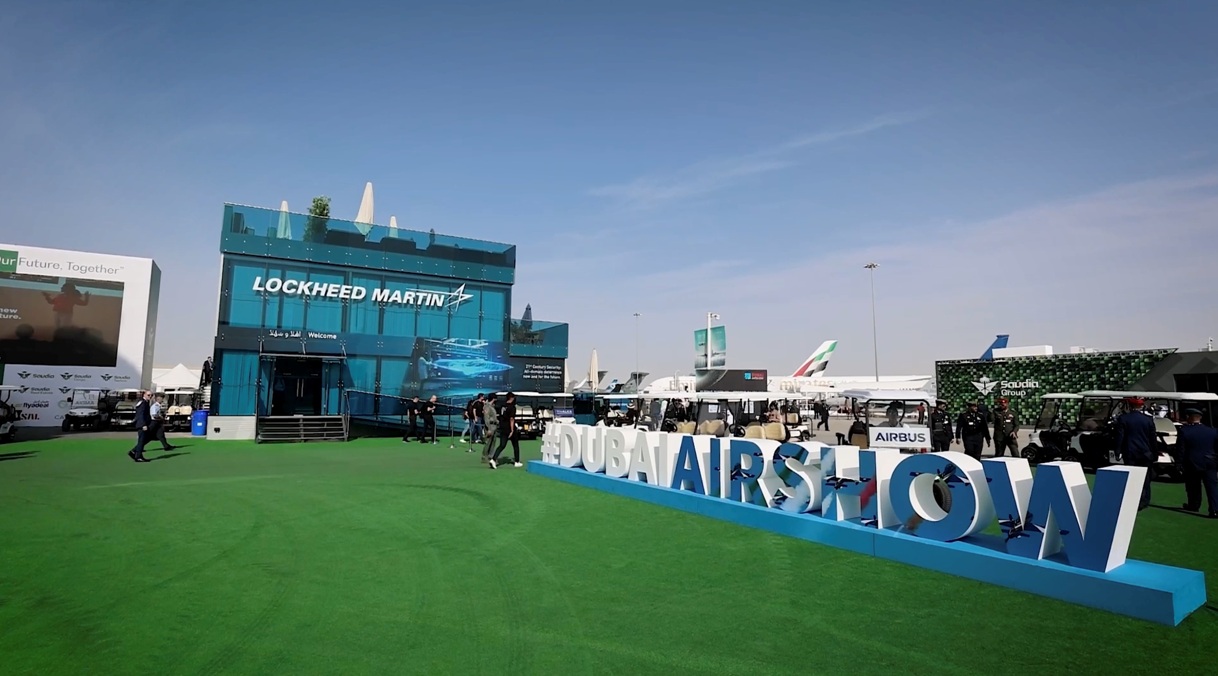 لوكهيد مارتن تحتفي بشراكتها الراسخة على مدى خمسين عاماً مع دولة الإمارات في معرض دبي للطيران 2025