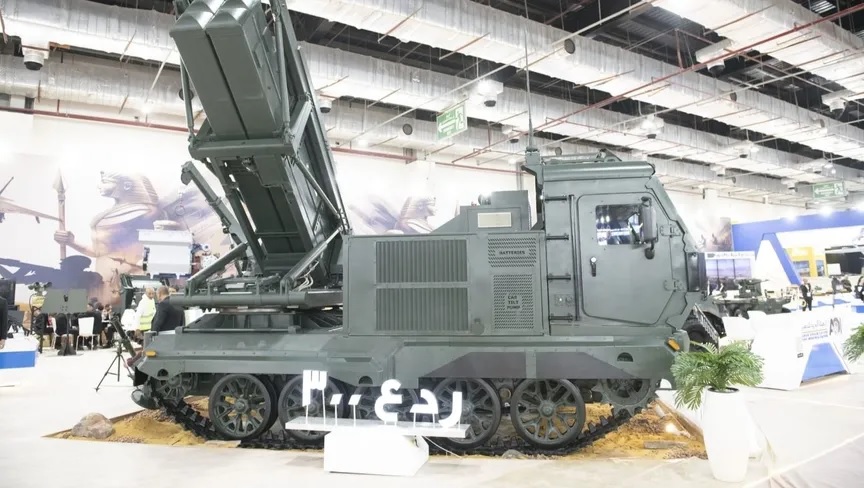 “ردع 300”.. مصر تكشف عن راجمات صواريخ بعيدة المدى