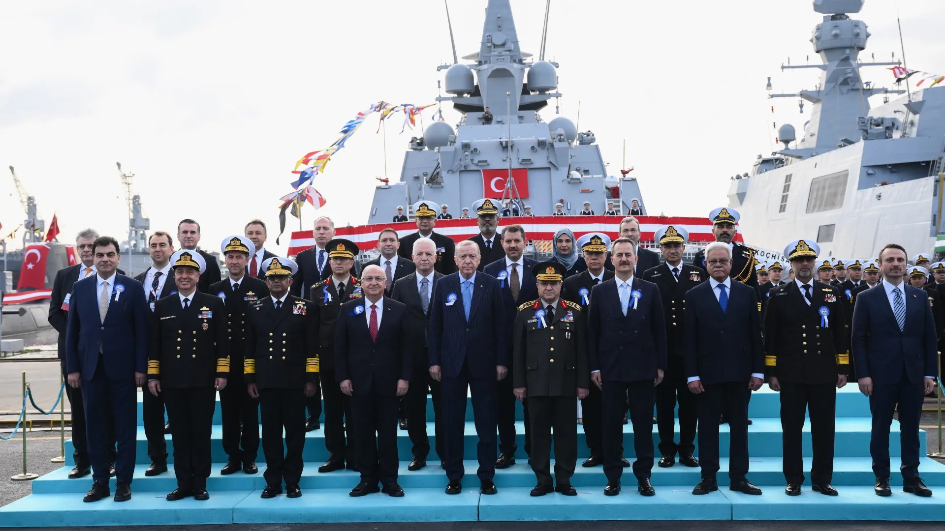 تركيا تدخل نادي القوى البحرية الكبرى.. أردوغان يكشف عن مشروع بناء حاملة طائرات بطول 300 متر