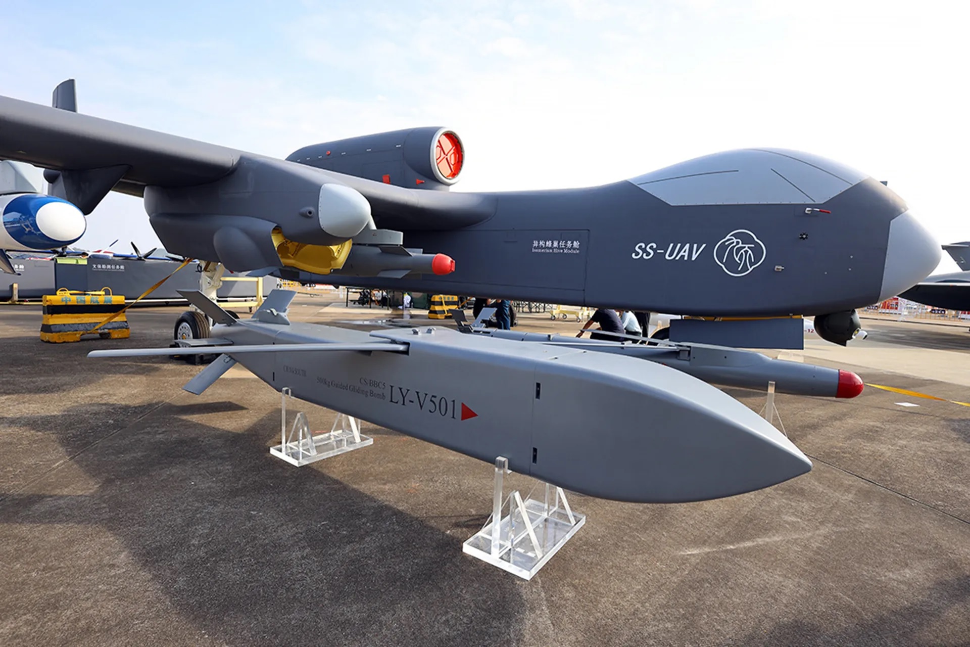 “جيوتيان”.. الصين تختبر بنجاح أول حاملة مسيّرات في العالم