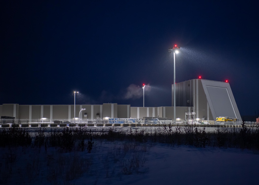 قوة الفضاء الأميركية تعتمد رادار التمييز بعيد المدى (LRDR) لتعزيز قدراتها في الدفاع الوطني