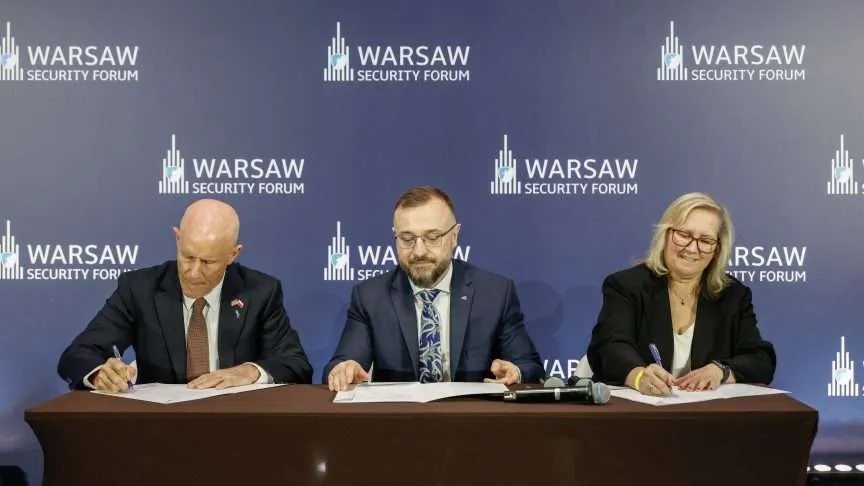 شراكة أميركية بولندية: اتجاه لتوطين صيانة محركات المقاتلة المستقبلية ذاتية القيادة “إكس-بات” في بولندا
